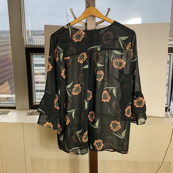 Cabi women’s blouse size L - Picture 3 of 3